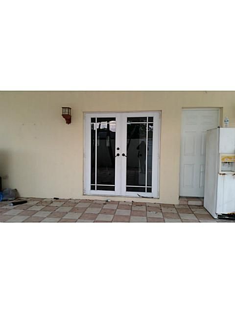 4164 W 7 LN, Hialeah, FL 33012