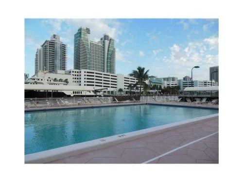 600 PARKVIEW DR # 223, Hallandale, FL 33009