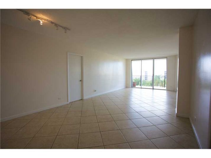 1001 91 ST # 608, Miami Beach, FL 33154