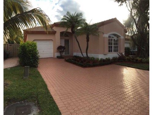 9922 NW 29 ST, Miami, FL 33172