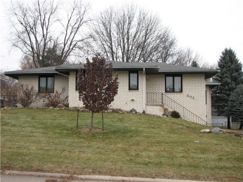 502 Friendly Dr, Marshalltown, IA 50158