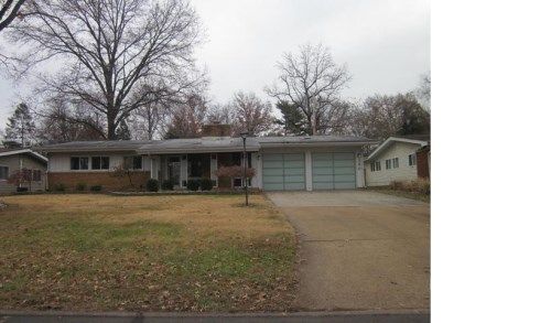 350 Allen Dr, Florissant, MO 63033