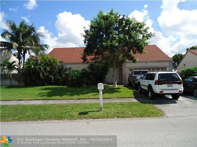 2821 BUTTONWOOD AVE, Hollywood, FL 33025