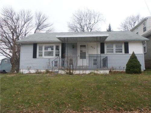 926 Sunset St, Marcus Hook, PA 19061