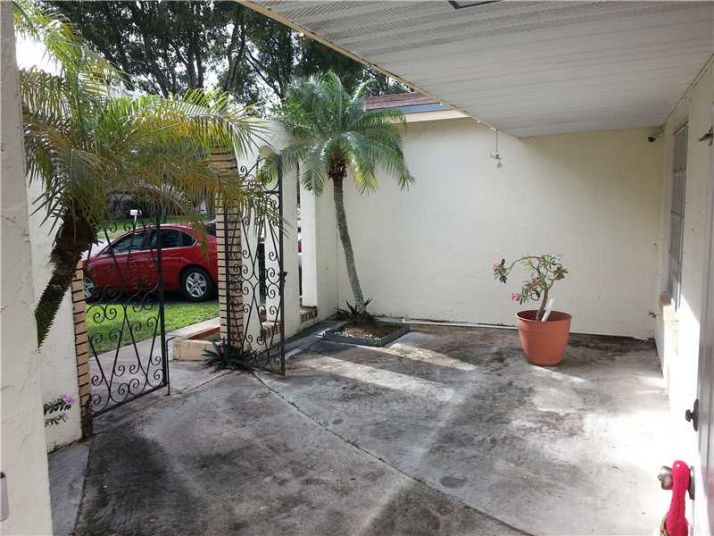 11931 NW 20TH ST, Hollywood, FL 33026