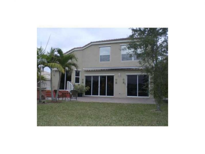 4974 SW 166 AV, Hollywood, FL 33027