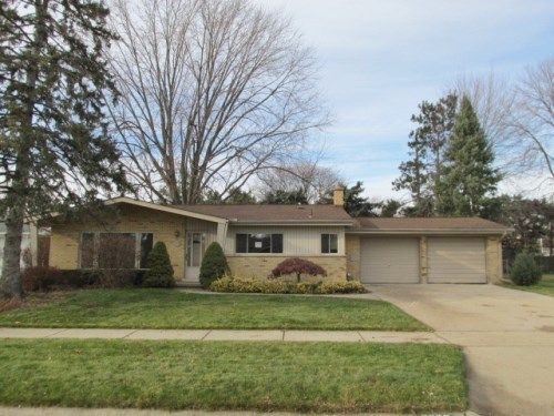 8839 Kidley Dr, Sterling Heights, MI 48314