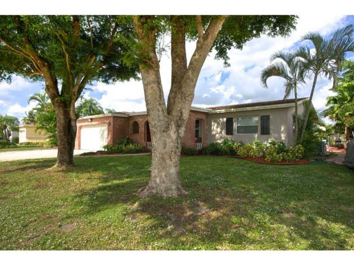 7943 NW 1 ST, Pompano Beach, FL 33063