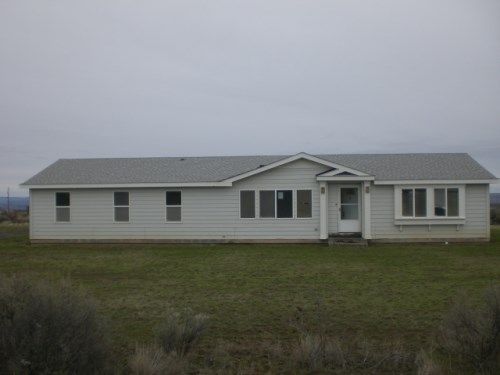 382 Hideaway Rd, Yakima, WA 98908