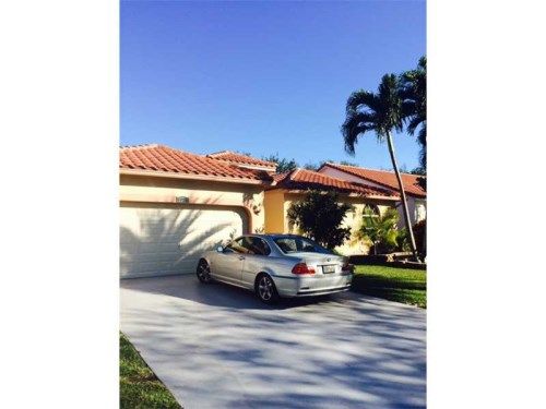 6059 NW 74 ST, Pompano Beach, FL 33067