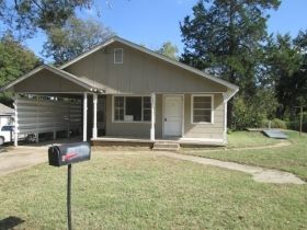 1324 S Fannin Avenue, Denison, TX 75020