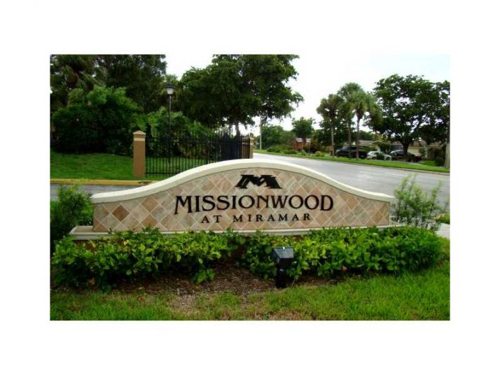 2933 W MISSIONWOOD LN # D-II, Hollywood, FL 33025