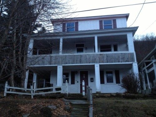 421 E Railroad St, Nesquehoning, PA 18240