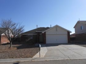 4 Dogwood Ln, Los Lunas, NM 87031