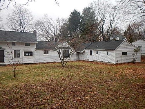 26 Whisconier Rd, Brookfield, CT 06804