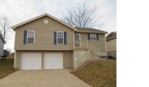 324 N Queen Ridge Ave, Independence, MO 64056