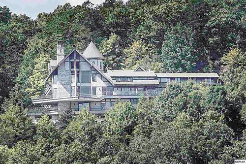 345 Greystone Heights Rd, Gatlinburg, TN 37738