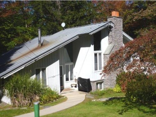 121 Strattongate Road, Jamaica, VT 05343