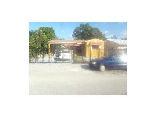 8125 NW 6 AV # REAR 3, Miami, FL 33150