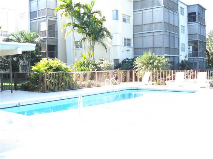 8931 N NEW RIVER CANAL RD # 2E, Fort Lauderdale, FL 33324