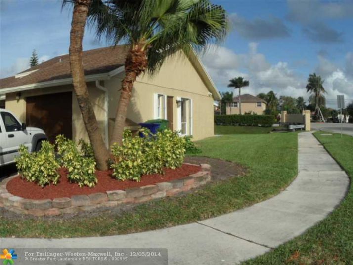 2101 NW 101ST TER, Hollywood, FL 33026