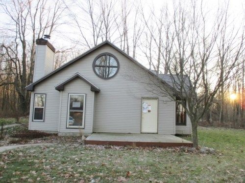 8275 Bever Rd, Delton, MI 49046