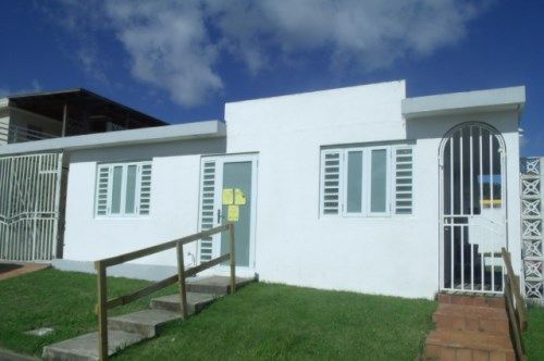 Villa De San Anton H9 Calle Luis Vigo, Carolina, PR 00987