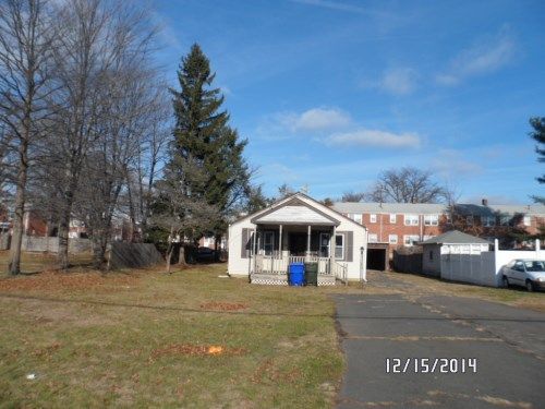 8 Whiting Rd, East Hartford, CT 06118