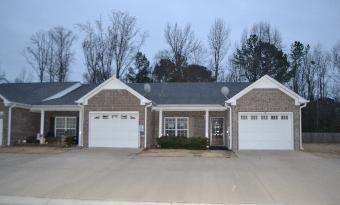 400 Santana Dr, Athens, AL 35611