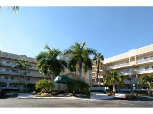 7623 SOUTHAMPTON TE # 205, Fort Lauderdale, FL 33321