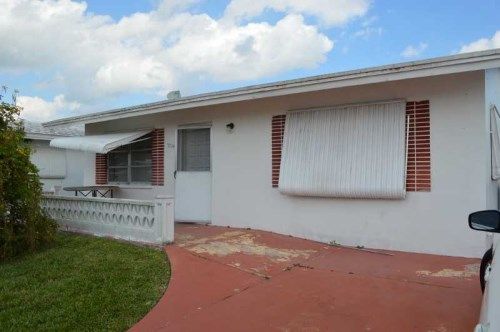 7004 NW 67 AV, Fort Lauderdale, FL 33321