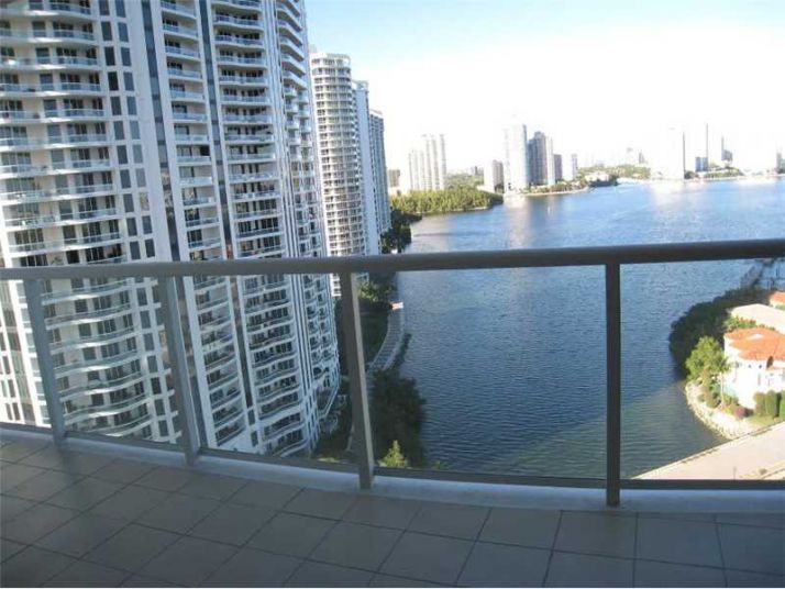 4000 ISLAND BL # 05, North Miami Beach, FL 33160