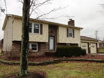 2487 Northview Dr, Cortland, OH 44410