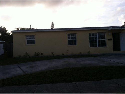 810 NW 69TH AV, Hollywood, FL 33024