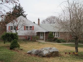 16 Gloucester Dr, Downingtown, PA 19335