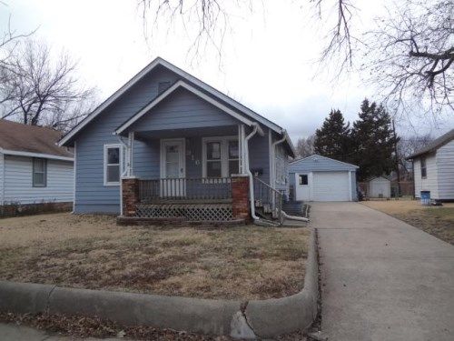 916 Custer St, Salina, KS 67401