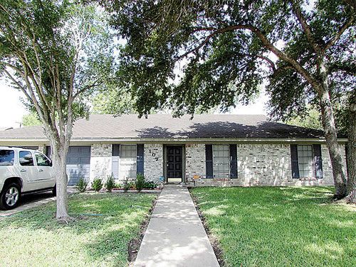 107 Tanglewood Dr, Victoria, TX 77901