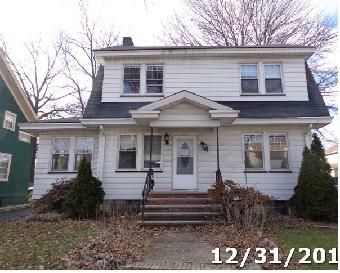 932 Chestnut St, Roselle, NJ 07203