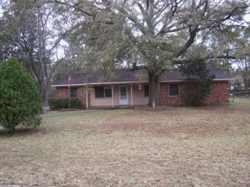 6 Oak St, Hinesville, GA 31313