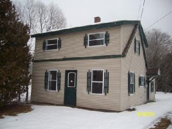 82 S Factory St, Skowhegan, ME 04976