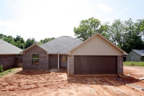 405 Tara, Troup, TX 75789