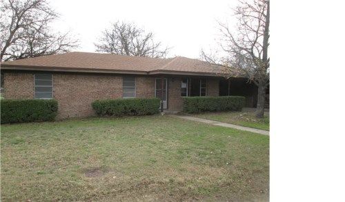 1104 E Walcott Ave, Comanche, TX 76442