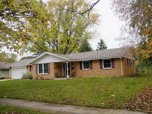 610 E Wabash Ave, Waukesha, WI 53186