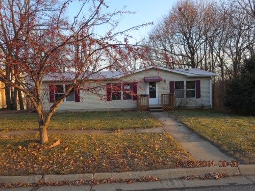 417 James St, Portland, MI 48875