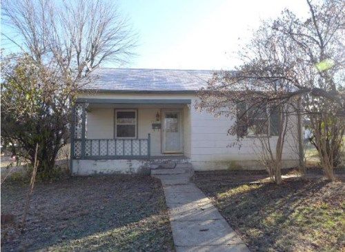 703 S Lexington St, Holden, MO 64040