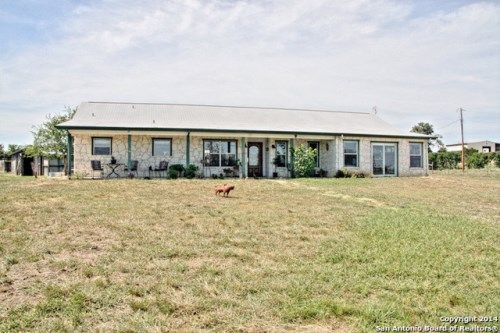 521 FLYING T RANCH RD, Bandera, TX 78003