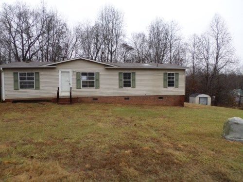 3909 Meadow Ln, Yadkinville, NC 27055