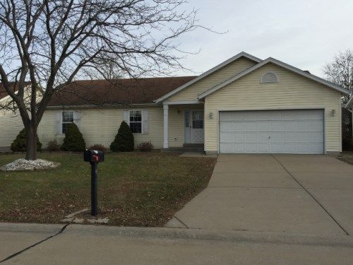 17 Crystal Lake Dr, Saint Peters, MO 63376