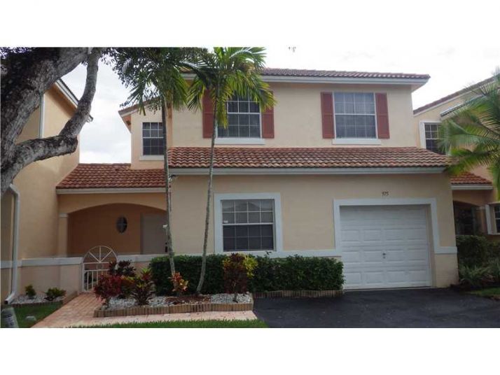 975 SW 180 TE, Hollywood, FL 33029