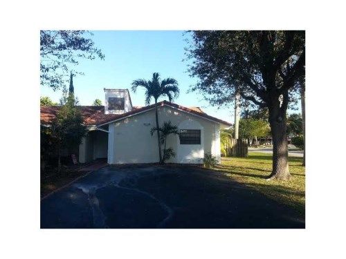 20015 W OAKMONT CR, Hialeah, FL 33015